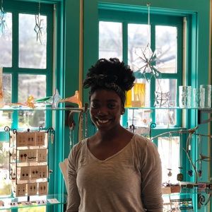 Meet your Posher, Esther